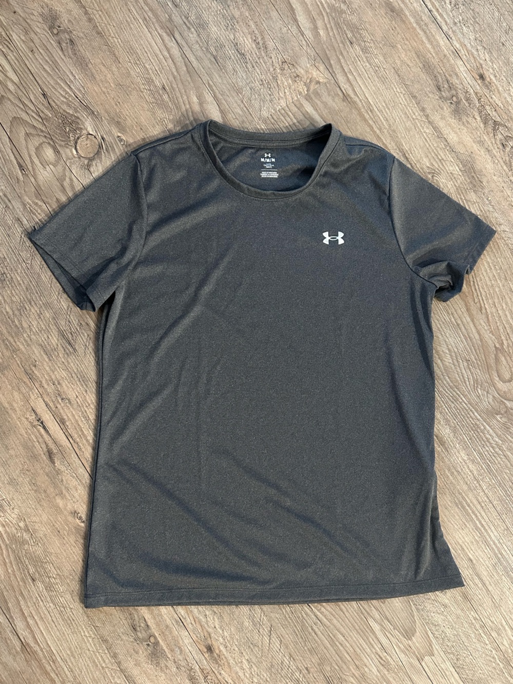 Three Under Armour Women's Dri Fit Shirts, Medium - Picture 4 of 5